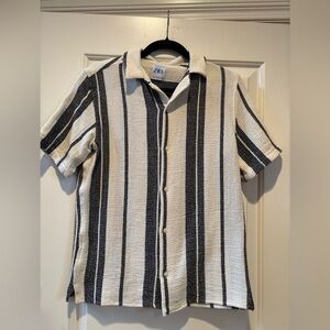 Zara Men's Striped Casual Shirt in Navy and Cream